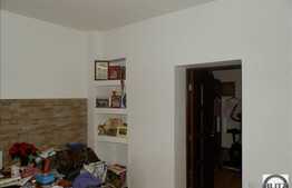 Vanzare casa, 80 mp utili cu teren de 200 mp, zona Paris