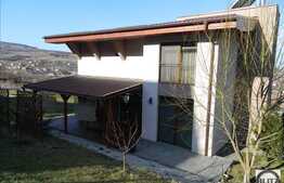 Casa individuala, 184 mp, 620 mp teren, in zona linistita de case!