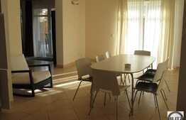 Casa de vanzare cu 8 camere, 420 mp, teren 1000 mp, imobil nou, zona linistita!