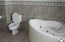 Casa de vanzare cu 8 camere, 420 mp, teren 1000 mp, imobil nou, zona linistita!