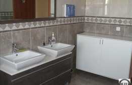 Casa de vanzare cu 8 camere, 420 mp, teren 1000 mp, imobil nou, zona linistita!