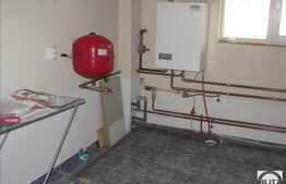 Casa de vanzare cu 8 camere, 420 mp, teren 1000 mp, imobil nou, zona linistita!