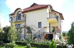 Casa de vanzare 360 mp utili cu 900 mp teren