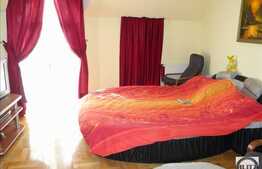 Casa de vanzare 360 mp utili cu 900 mp teren