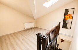 Apartament cu scară interioară | 3 camere & 2 bai | Decomandat | Sanpetru