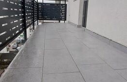 Apartament cu 3 camere, 52 mp cu balcon, zona Stejarului