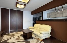 Apartament 2 camere,  52 mp, etaj intermediar, parcare, 2 balcoane, zona Terra