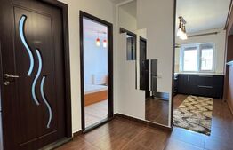 Apartament 2 camere,  52 mp, etaj intermediar, parcare, 2 balcoane, zona Terra