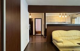 Apartament 2 camere,  52 mp, etaj intermediar, parcare, 2 balcoane, zona Terra