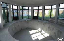 Casa cu pozitie unica, 576 mp utili, piscina interioara! Expozitie sudica!