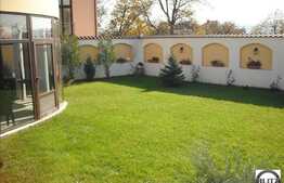 Casa cu pozitie unica, 576 mp utili, piscina interioara! Expozitie sudica!