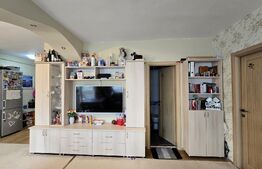 Apartament cu 3 camere de vânzare, parcare– Șesul de Sus, Florești