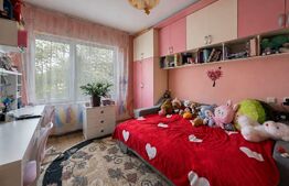 Apartament cu 3 camere de vânzare, parcare– Șesul de Sus, Florești