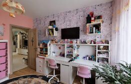 Apartament cu 3 camere de vânzare, parcare– Șesul de Sus, Florești