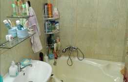 Vanzare 2 camere, 45 mp, A.C.  loc de parcare, la cateva minute de Billa