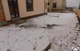 Casa cuplata, 200 mp utili, teren 330 mp, terasa de 25 mp!