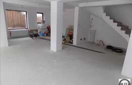 Casa cuplata, 200 mp utili, teren 330 mp, terasa de 25 mp!