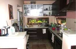 Casa individuala cu 170 mp utili, teren de 690 mp, zona de case!