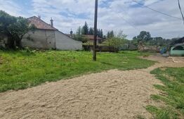 Casa cu teren 2000 mp la strada asfaltata langa Fagaras - Brasov