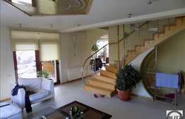 Casa individuala, 360 mp utili, 1450 mp teren, zona de case