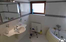 Casa individuala, 360 mp utili, 1450 mp teren, zona de case