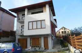 Casa individuala de vanzare, 300 mp utili, 850 mp teren!