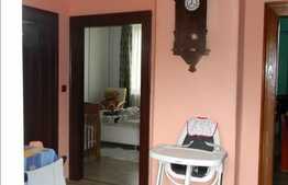 Casa cu 5 camere, 150 mp, 337 mp teren, zona semicentrala!