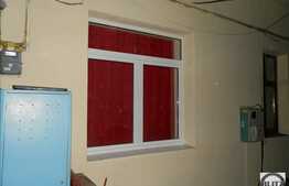 Casa de vanzare, curte comuna, 88 mp utili si 133 mp teren!