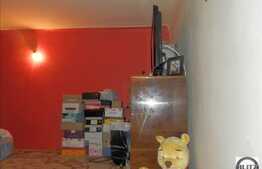 Casa de vanzare, curte comuna, 88 mp utili si 133 mp teren!