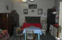 Casa de vanzare, curte comuna, 88 mp utili si 133 mp teren!