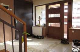 Casa de vanzare, 320 mp utili, teren 700 mp, zona linistita de case!