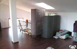 Casa de vanzare, 320 mp utili, teren 700 mp, zona linistita de case!