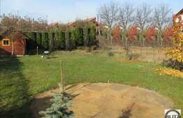 Casa de vanzare, 320 mp utili, teren 700 mp, zona linistita de case!