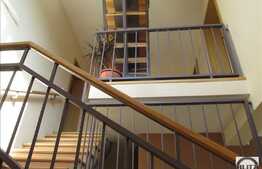 Casa de vanzare, 320 mp utili, teren 700 mp, zona linistita de case!