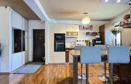 Apartament 3 camere, 77 mp, 2 băi, etaj 1, parcare, Sub Cetate