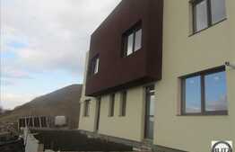 Duplex de vanzare cu 106 mp utili, teren de 200 mp, finalizat in 2015!