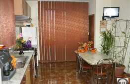 Casa de vanzare, 200 mp, cu teren de 700mp, zona Dambul Rotund!