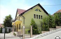 Casa de vanzare, 200 mp, cu teren de 700mp, zona Dambul Rotund!