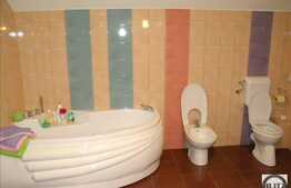 Casa de vanzare, 200 mp, cu teren de 700mp, zona Dambul Rotund!