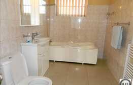 De vanzare casa, 275 mp cu teren 432 mp, zona Campului