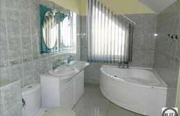 De vanzare casa, 275 mp cu teren 432 mp, zona Campului