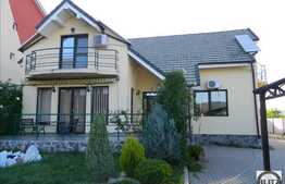 De vanzare casa, 275 mp cu teren 432 mp, zona Campului