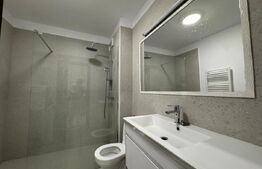 Apartament 2 camere, gradina 60mp, parcare, zona Frunzisului