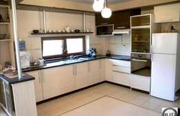 Vanzare casa 240 mp utili, teren 300 mp, imobil nou, zona Faget