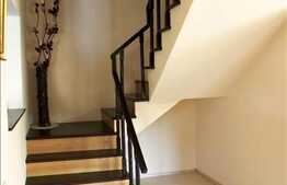 Vanzare casa 240 mp utili, teren 300 mp, imobil nou, zona Faget