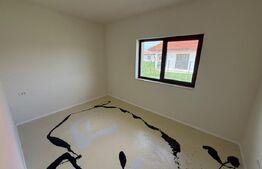 Casa finisată, pe un nivel, 4 camere, 114 mp, 750 mp teren, Jucu de Mijloc