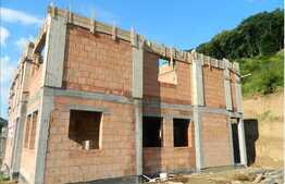 Duplex semifinisat, 124 mp utili, teren de 296 mp, zona Tauti, langa padure!