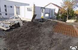 Casa cu 4 camere, semifinisata, 150 mp, teren 635 mp, zona Faget!