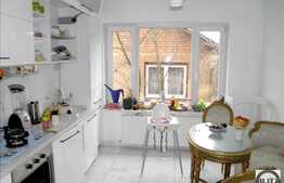 Casa terasata 135 mp utili, teren 200 mp, ultrafinisata, pozitie privilegiata