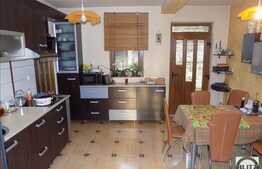 Casa cu 6 camere, 350 mp, 500 mp teren, partial mobilata!